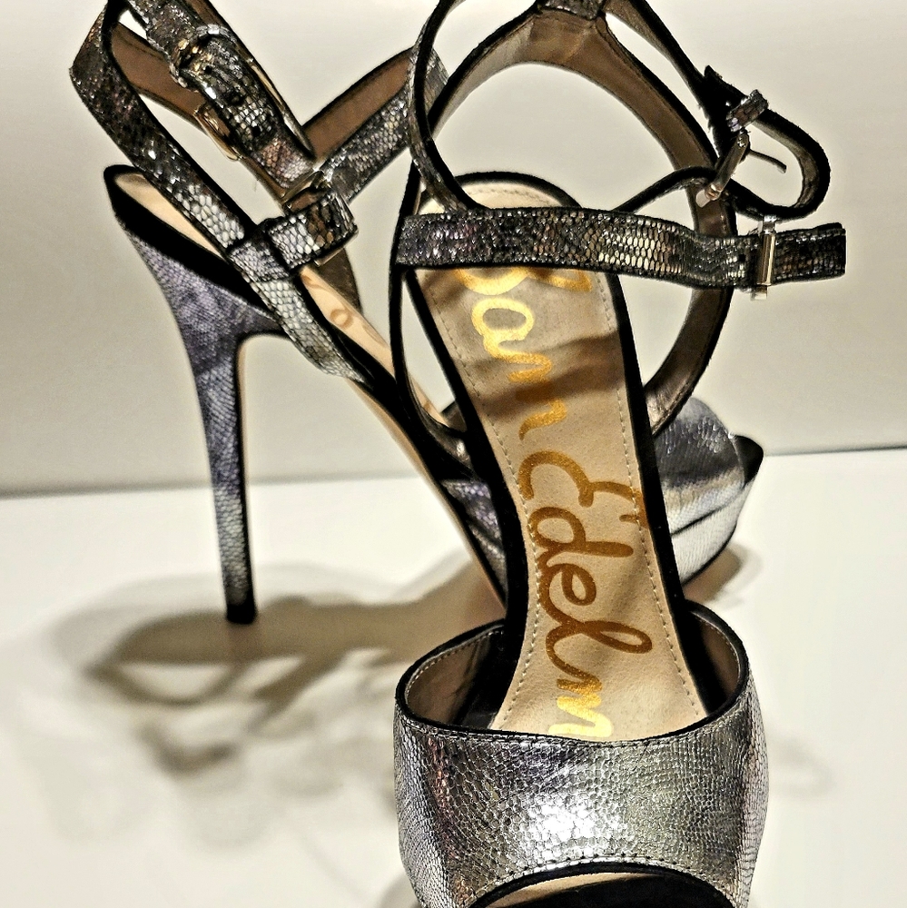 Metallic Print Heels - Picture 2 of 6